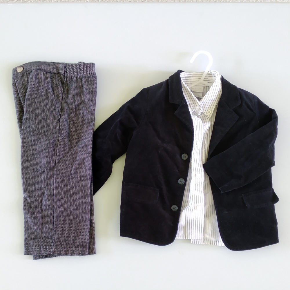 Three piece boys suit size 24 months